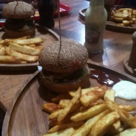 Beeves Burger'nin yemek ve ambiyans fotoğrafları 4