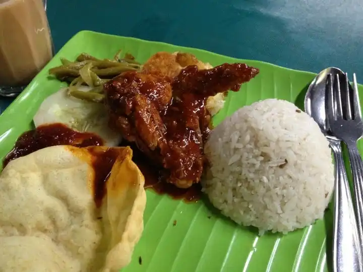 Restoran Malam Indah Selalu (Nasi Lemak Berlauk)