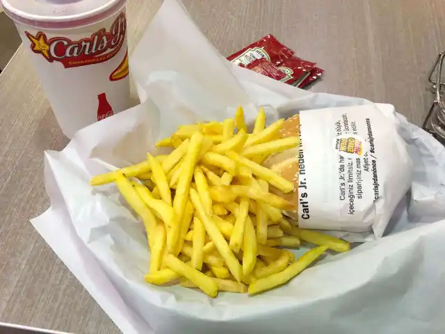 Carl's Jr.'nin yemek ve ambiyans fotoğrafları 29