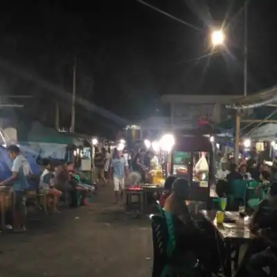 Kampung Solor sentra ikan bakar Kupang (malam hari)