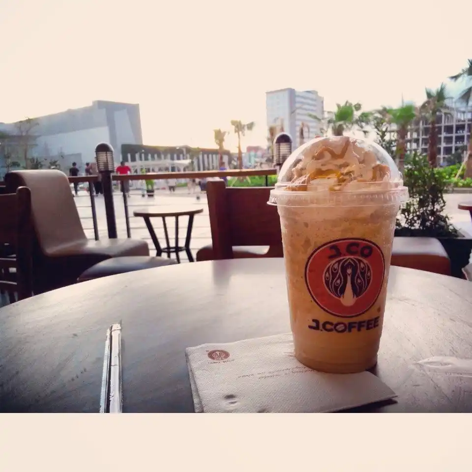 J.Co Donuts & Coffee