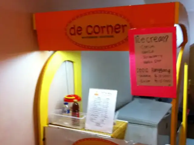 D' Corner