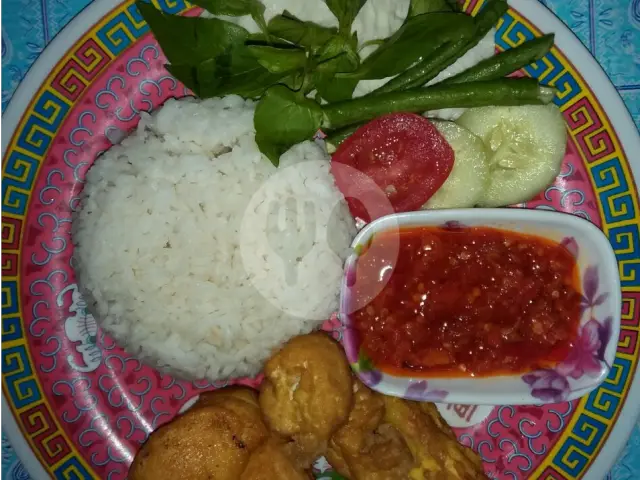 Gambar Makanan Warung Bu Arpah (Prasmanan dan Lalapan) 3