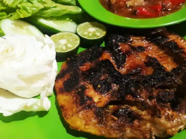 Kedai Ikan Bakar Inus, Malabar