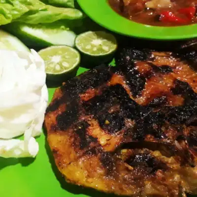 Kedai Ikan Bakar Inus, Malabar