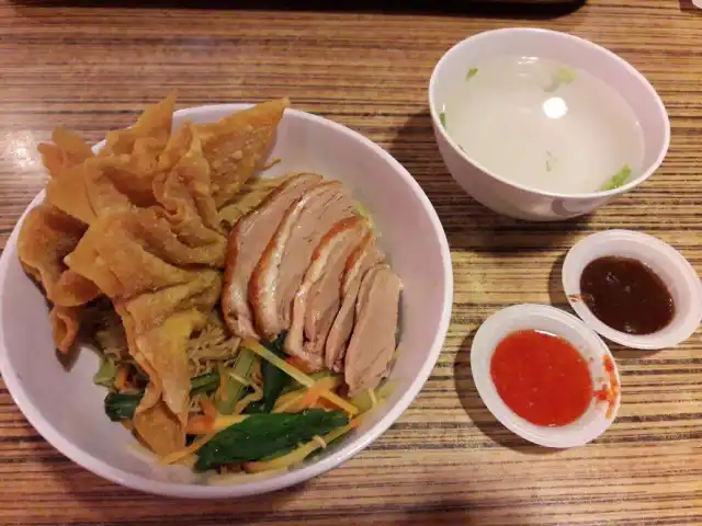 Gambar Makanan Singapore Hainanese Chicken Rice 8