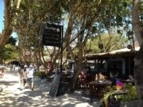 Gambar Makanan La Playa Cafe 13