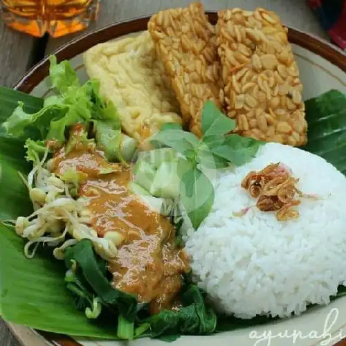 Gambar Makanan Sego Pecel Nambangan, Dinoyo 1