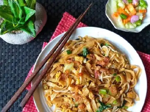 Geprek, Nasi,mie Dan Kwetiaw Goreng Dapoer Mama Naomi