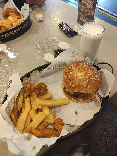 Arquet Burger & Fries'nin yemek ve ambiyans fotoğrafları 4