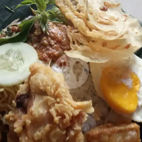 Gambar Makanan Sego Pecel Komplit Mbak Wike dan Mie Ayam, Panjang Jiwo 18