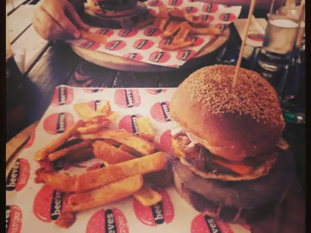 Beeves Burger&Steakhouse'nin yemek ve ambiyans fotoğrafları 9