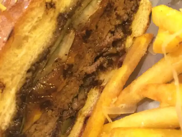 Burgerhood'nin yemek ve ambiyans fotoğrafları 37