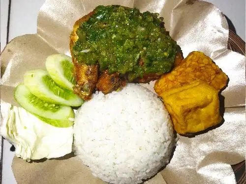 Ayam Penyet Mas Alip, Cipinang Besar