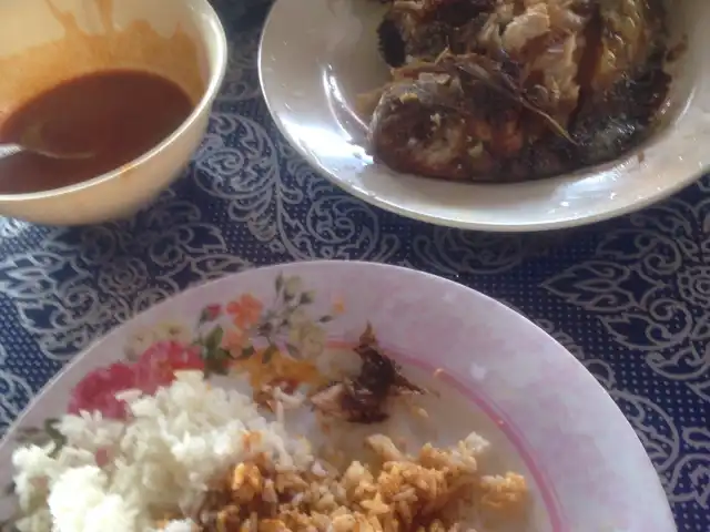 Ikan Bawal Kak Mah & Abg Din Food Photo 9