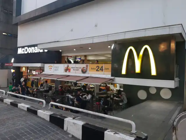 Gambar Makanan McDonald's 6