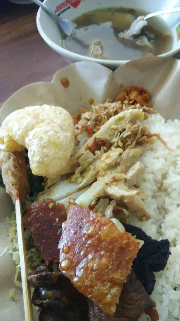 Gambar Makanan Warung Babi Guling Bu Made 17