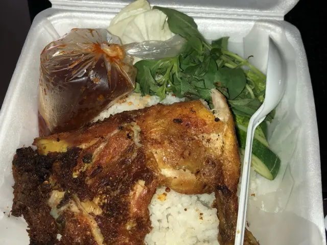 Gambar Makanan Ayam Goreng Karawaci 2
