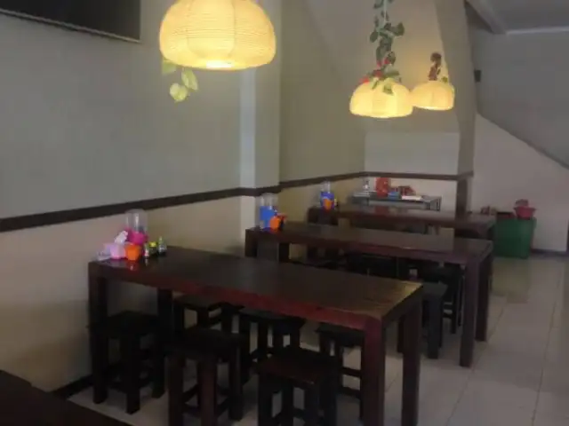 Warung Akhiu