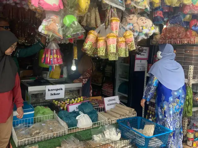 Jaya Gading Dried Keropok Stalls