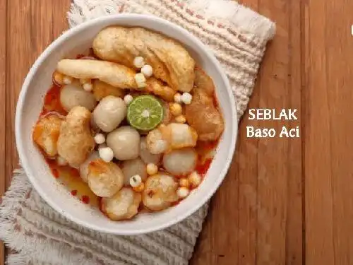 Baso Aci Juragan, Playen