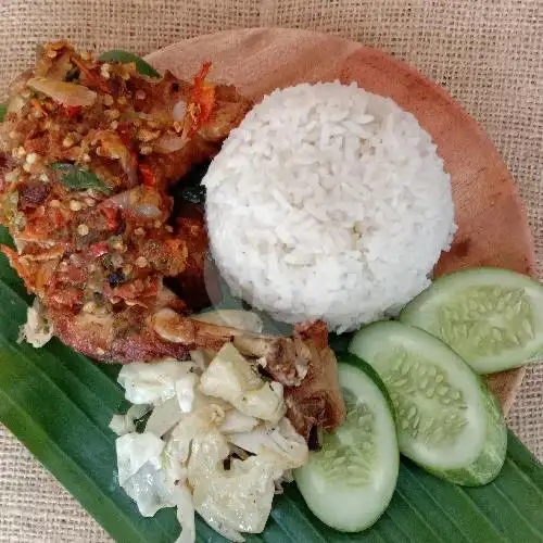 Gambar Makanan Ayam Penyet Sambel Hejo Sambel Dadak, Kalibata 2