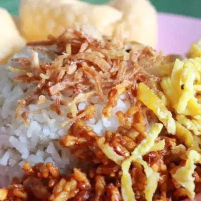 Nasi Uduk Melati, M Isa