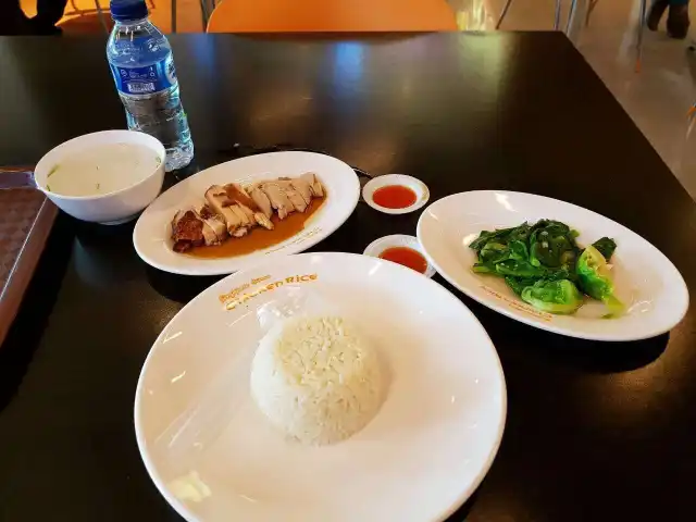 Gambar Makanan Singapore Hainanese Chicken Rice 7