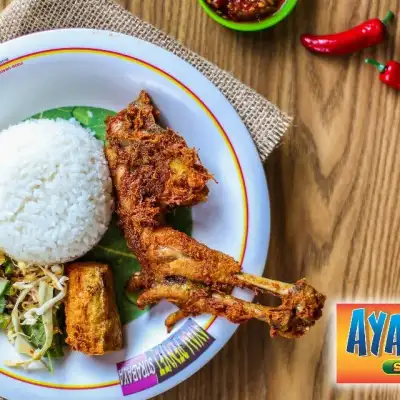 Ayam Penyet Surabaya, Simpang Al-Falah