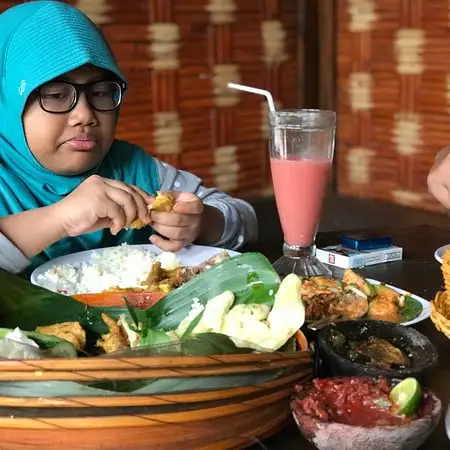 Gambar Makanan Nasi Liwet Pak Asep Stroberi Ciawi 10