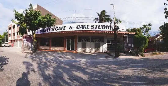 Crstl's Cafe & Cake Studio