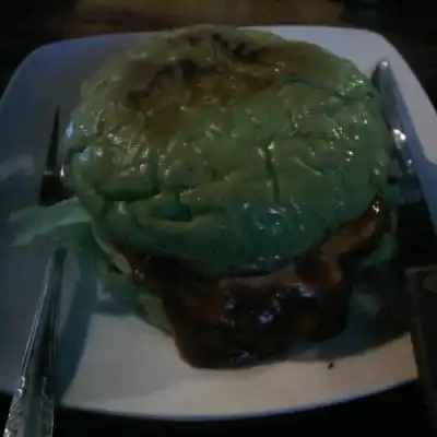 BURGER BAKAR IJO