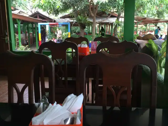 Gambar Makanan Mang AJO (Restoran dan Pemancingan) 9