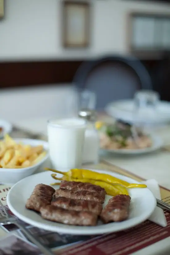 Tarihi Sultanahmet Köftecisi'nin yemek ve ambiyans fotoğrafları 4