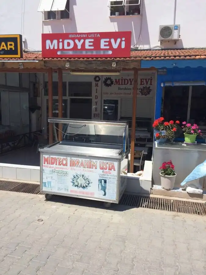 İbrahim Usta Midye Evi