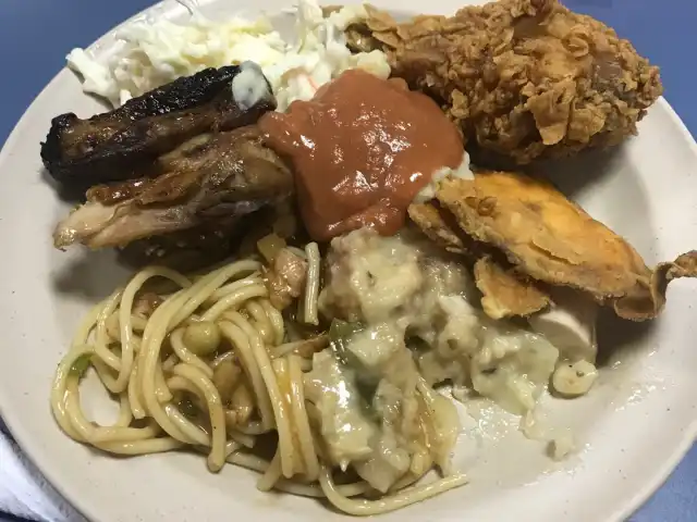 Hartz Chicken Buffet Food Photo 14