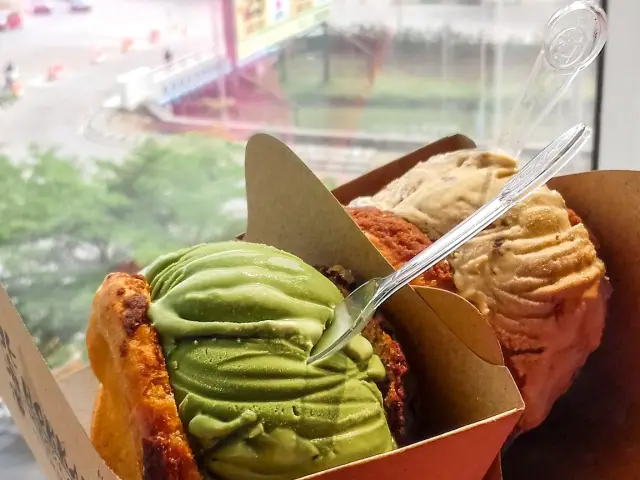 Gambar Makanan Hokkaido Icecream Puff 10