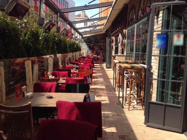 The Rasa Brasserie'nin yemek ve ambiyans fotoğrafları 2