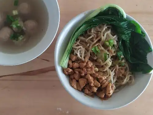 Mie Ayam Bakso Usup, Sukalila Utara