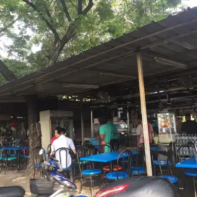 Mamak bawah pokok, Tmn Sg Besi, KL