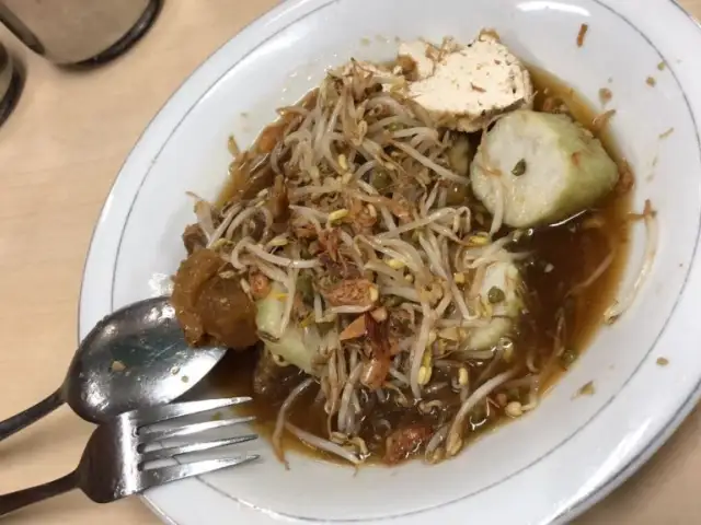 Gambar Makanan Lontong Mie Ny.Marlia 7