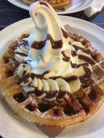 Dot Cafe Waffles & desserts