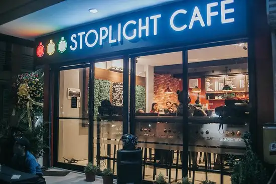 Stoplight Cafe