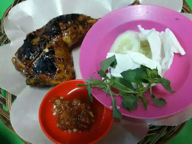 Gambar Makanan DENGUKS Bebek dan Ayam 1