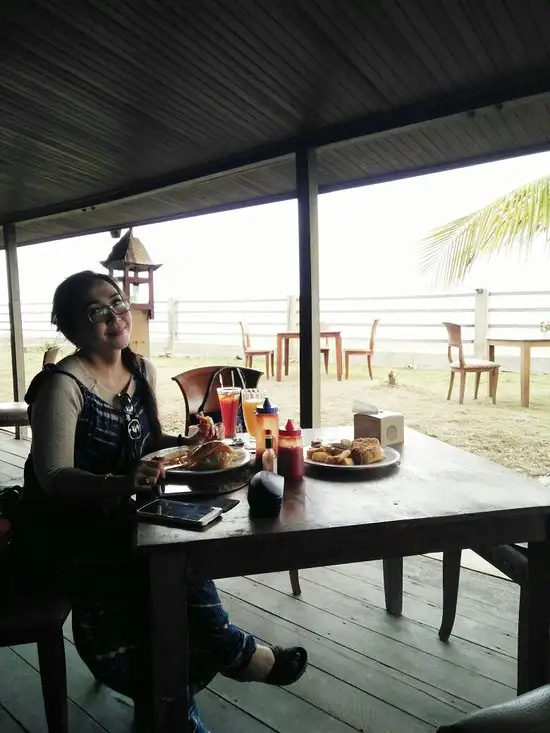 Gambar Makanan Batakan Beach Cafe 9