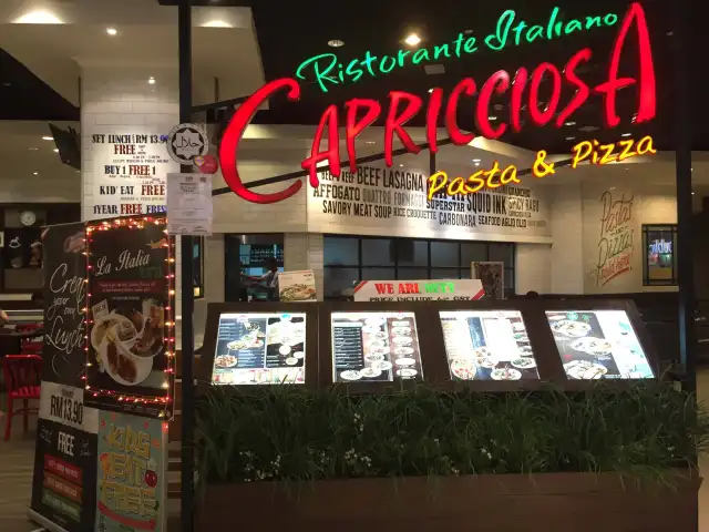 Capricciosa Food Photo 15