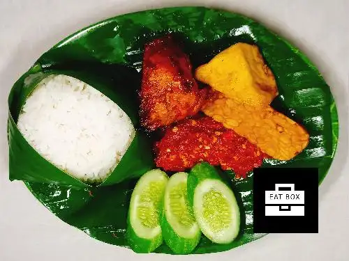 Nasi Ayam Goreng Bakar_Bang Raziq_EatBox, Parkirnya Samping Warkop