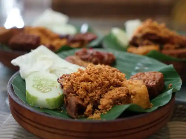 Gambar Makanan Ayam Penyet Ria "Khas Bu Ruth" 7