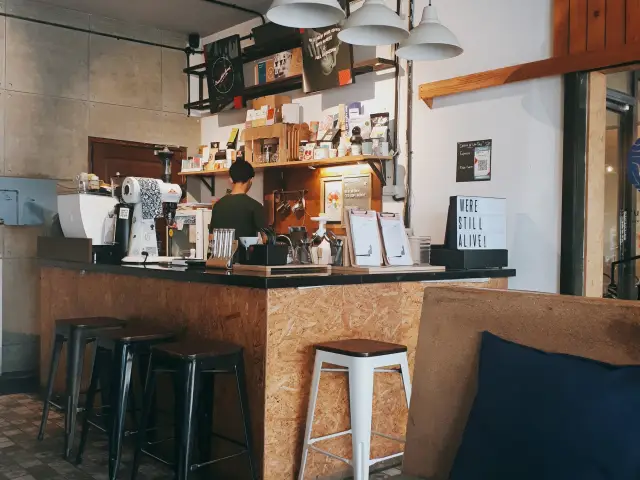 Gambar Makanan Ruang Temu Coffee & Eatery 11