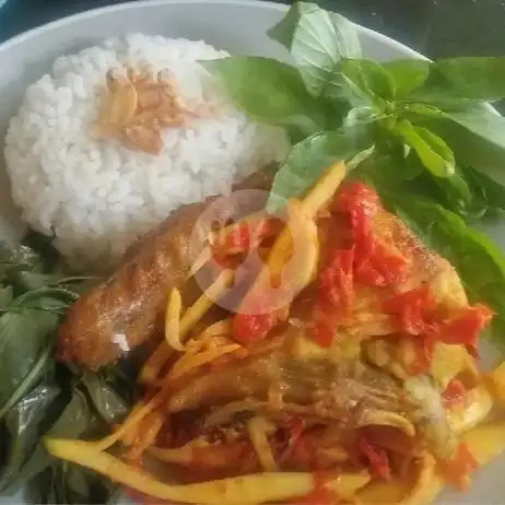 Gambar Makanan Lalapan Ayam Goreng Akbar, AW. Syahranie GG 45 Blok C 6